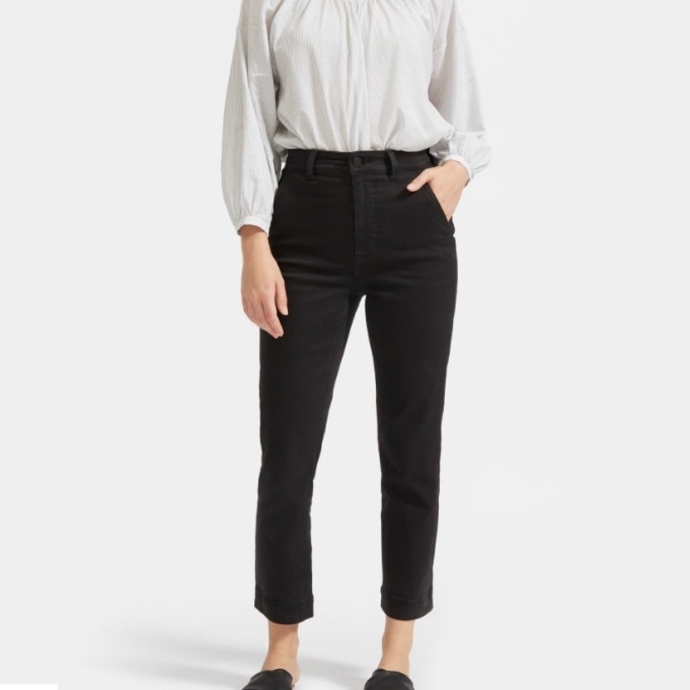 Everlane Slim Leg Crop Pants in Washed Black